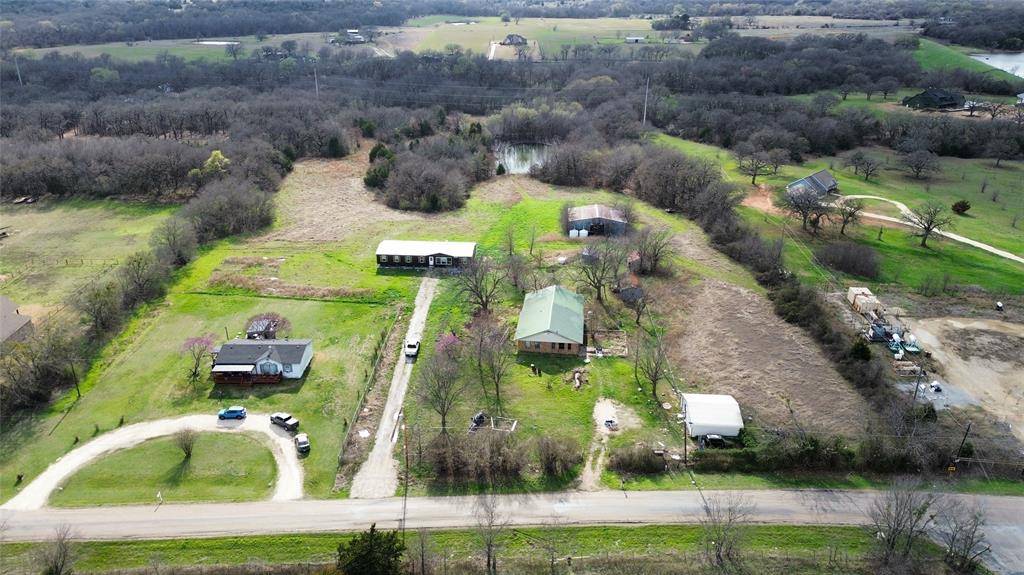 6008 County Road 401, Grandview, TX 76050