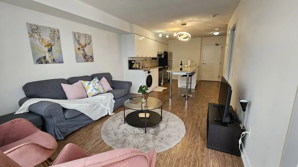 19 Singer CT #1011, Toronto C15, ON M2K 0B2