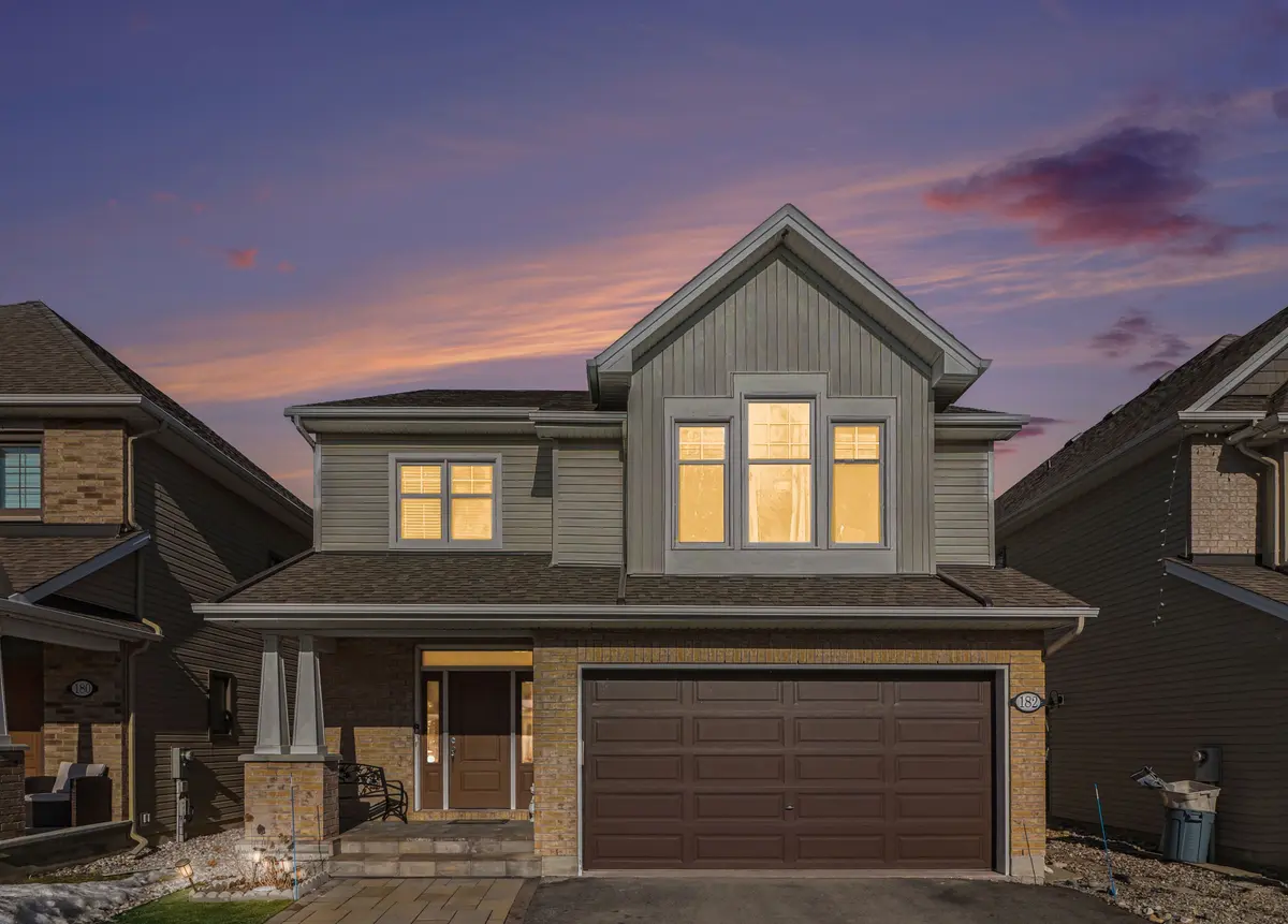 182 Helen Rapp WAY, Blossom Park - Airport And Area, ON K1T 0P6