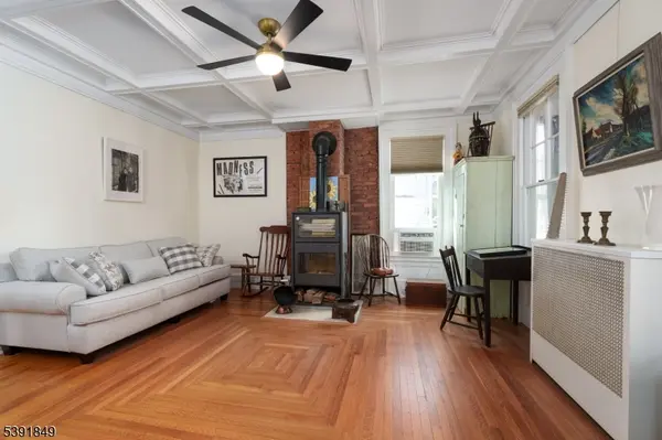 31 E Main St, Flemington Boro, NJ 08822