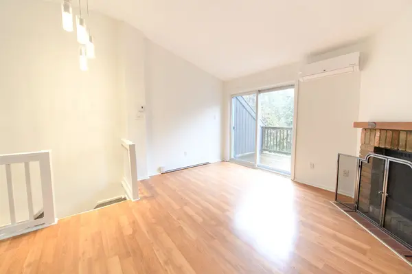 17 Harbour ST W #227, Collingwood, ON L9Y 5B4