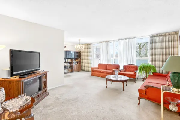 65 Southport ST #402, Toronto W01, ON M6S 3N6