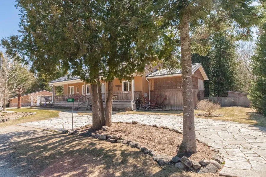 204 Seventh ST N, South Bruce Peninsula, ON N0H 2G0