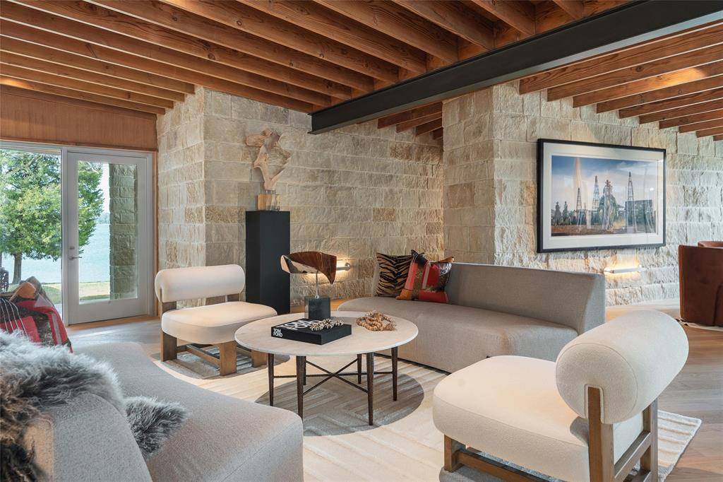 12590 Sea Island Drive, Malakoff, TX 75148