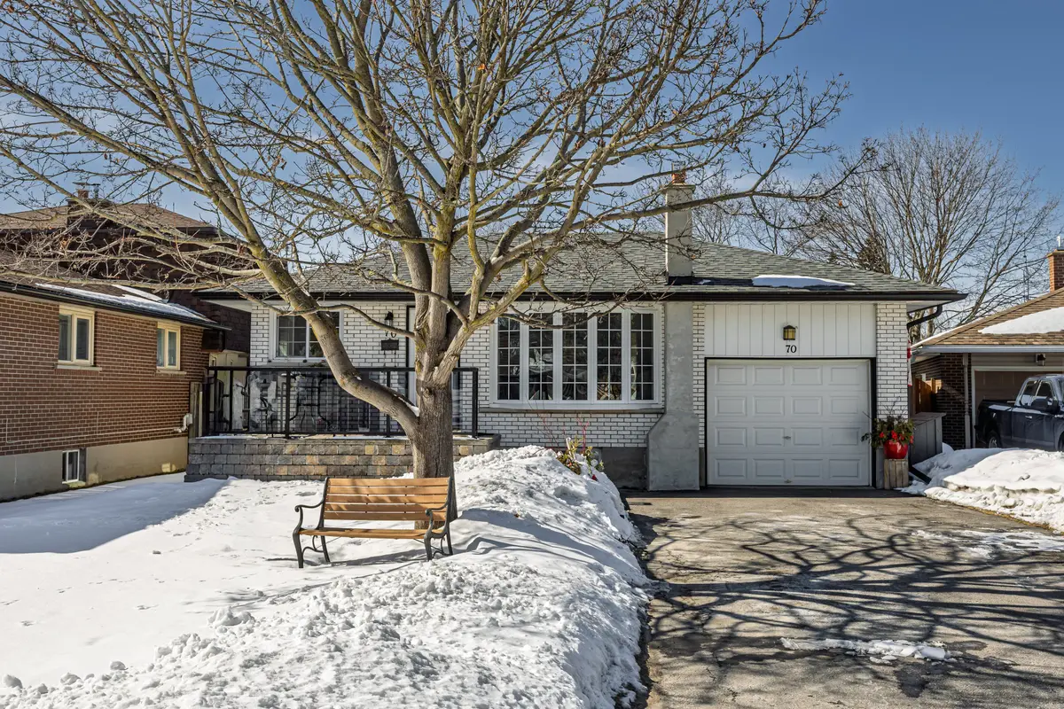 70 Oriole CT, Oshawa, ON L1H 6Y5