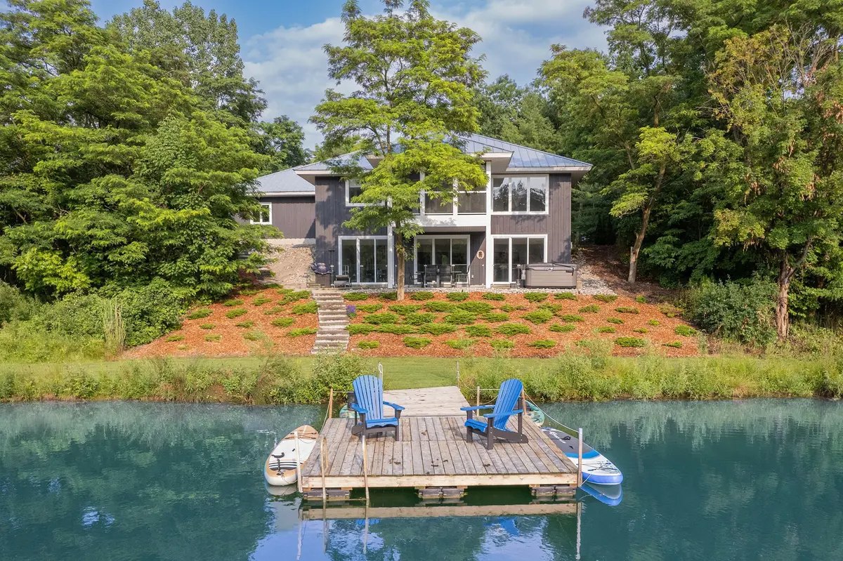 10099 Jennison CRES, Lambton Shores, ON N0M 1T0