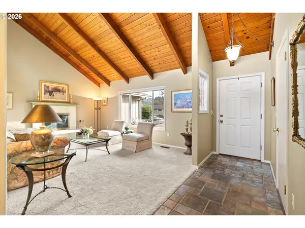 1220 FARRVIEW CT, West Linn, OR 97068