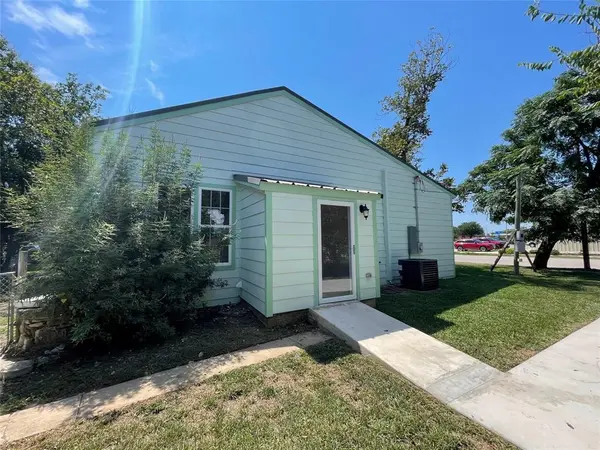 201 E 6th Street, Lampasas, TX 76550