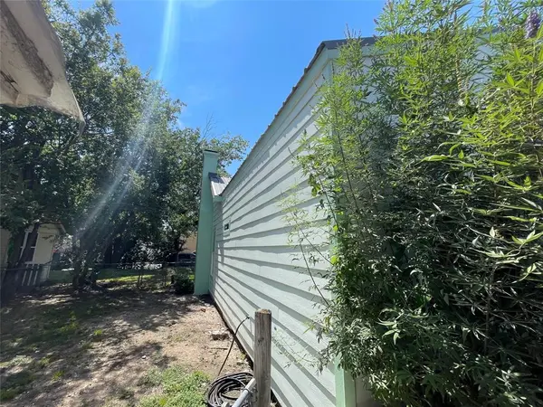 201 E 6th Street, Lampasas, TX 76550