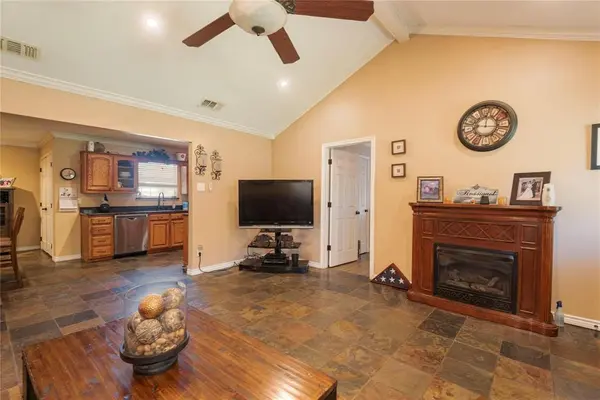 4105 County Road 3134, Lone Oak, TX 75453