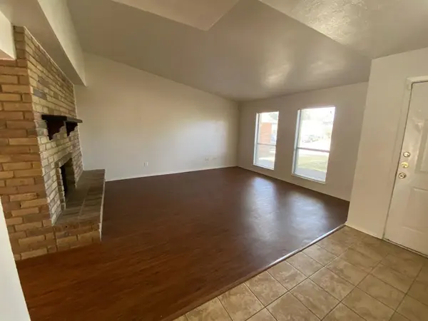 6808 Blackberry Drive, Arlington, TX 76016