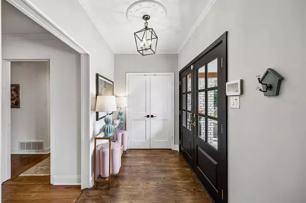 Dallas, TX 75231,6833 Truxton Drive