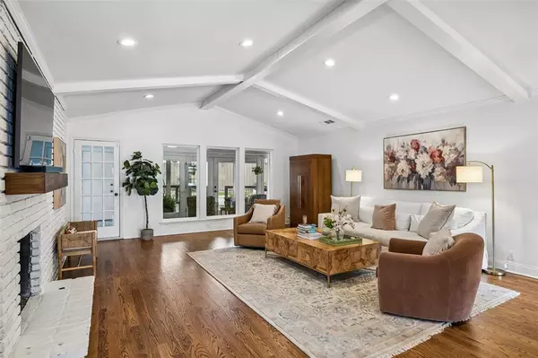 Dallas, TX 75231,6833 Truxton Drive