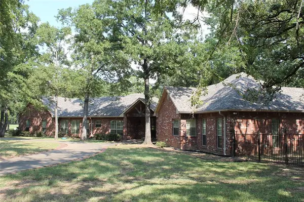 110 Bay Tree Trail, Mabank, TX 75156