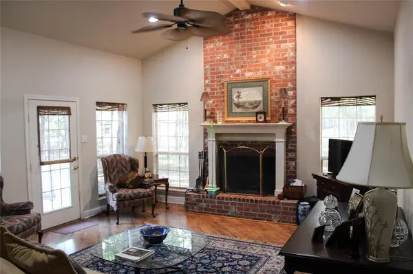 110 Bay Tree Trail, Mabank, TX 75156