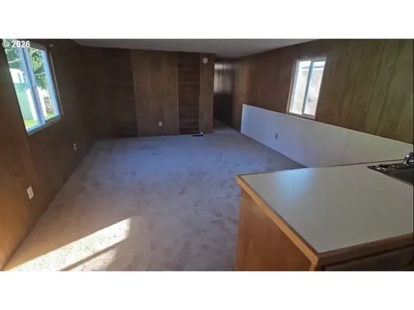 82 SE 16551 DR #21, Clackamas, OR 97015