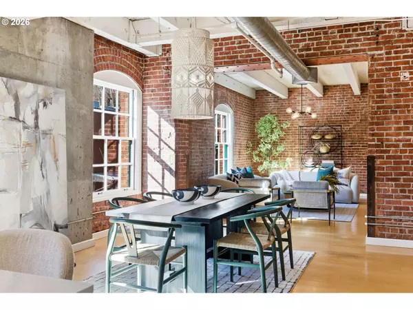 Portland, OR 97209,416 NW 13TH AVE #208