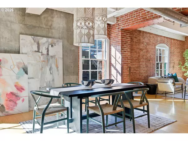 Portland, OR 97209,416 NW 13TH AVE #208