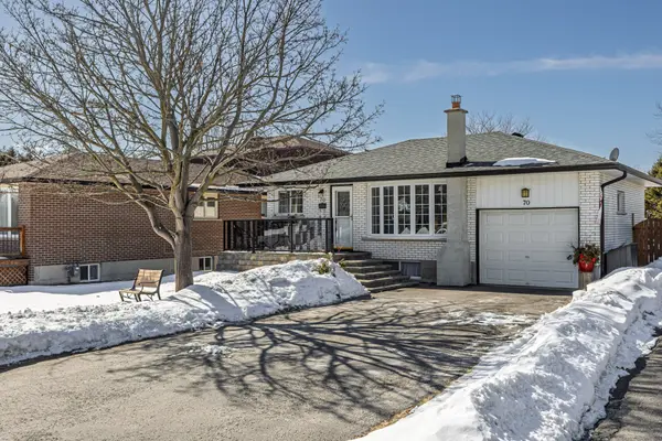 70 Oriole CT, Oshawa, ON L1H 6Y5