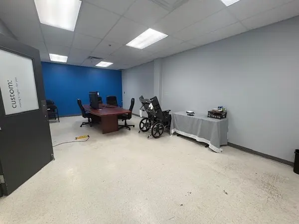 10 Carlow CT #2, Whitby, ON L1N 9T7