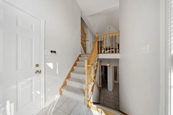 85 Gateway CT E, Whitby, ON L1R 3M8