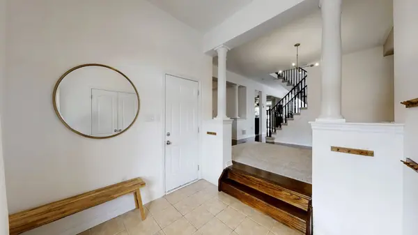 176 Glenabbey DR, Clarington, ON L1E 0C4