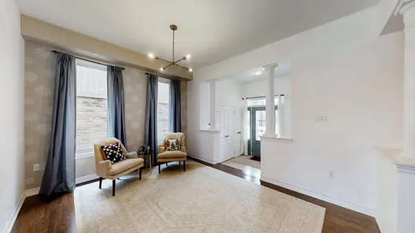 176 Glenabbey DR, Clarington, ON L1E 0C4