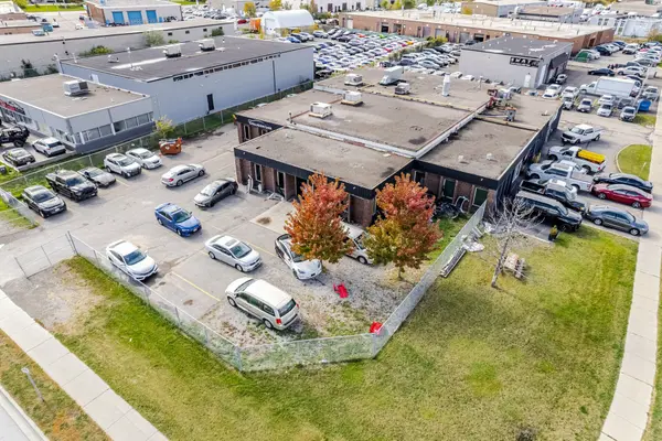 26 Bramsteele RD, Brampton, ON L6W 1B3