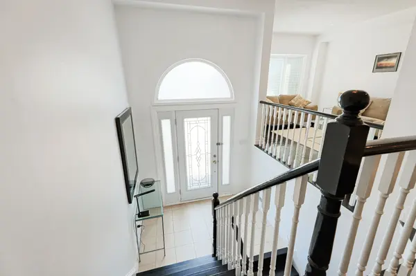 1050 Lindsay DR, Oakville, ON L6M 3B5