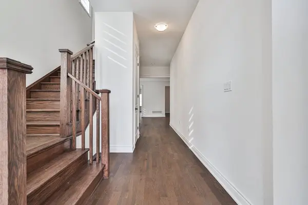 1327 Wheat Boom DR, Oakville, ON L6H 7Z6