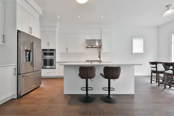 1327 Wheat Boom DR, Oakville, ON L6H 7Z6