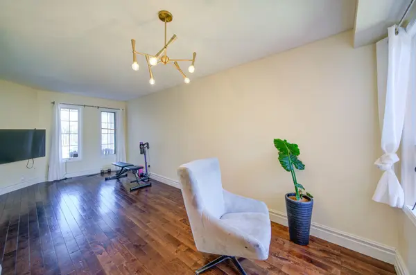 3824 Allcroft RD, Mississauga, ON L5N 6V6