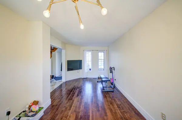 3824 Allcroft RD, Mississauga, ON L5N 6V6