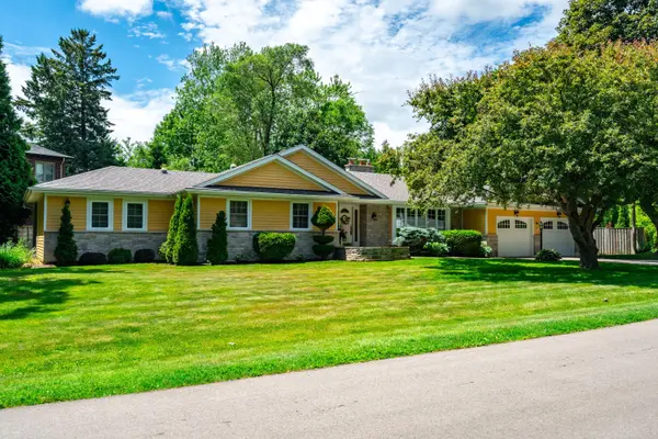 98 HADLEY DR, Hamilton, ON L9G 1H2