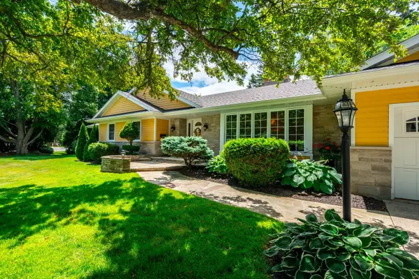 98 HADLEY DR, Hamilton, ON L9G 1H2