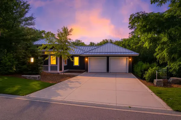 10099 Jennison CRES, Lambton Shores, ON N0M 1T0