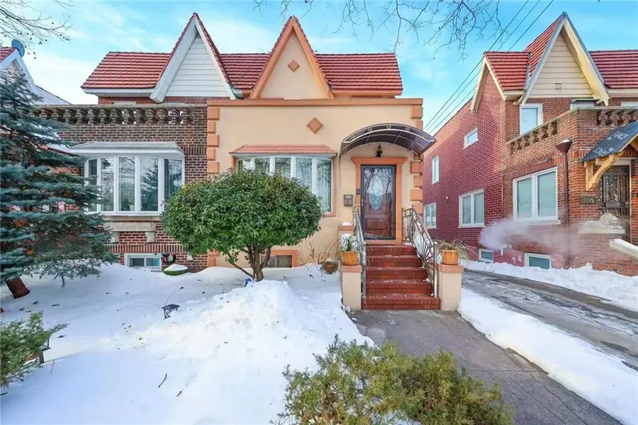 87-43 Union TPKE, Glendale, NY 11385