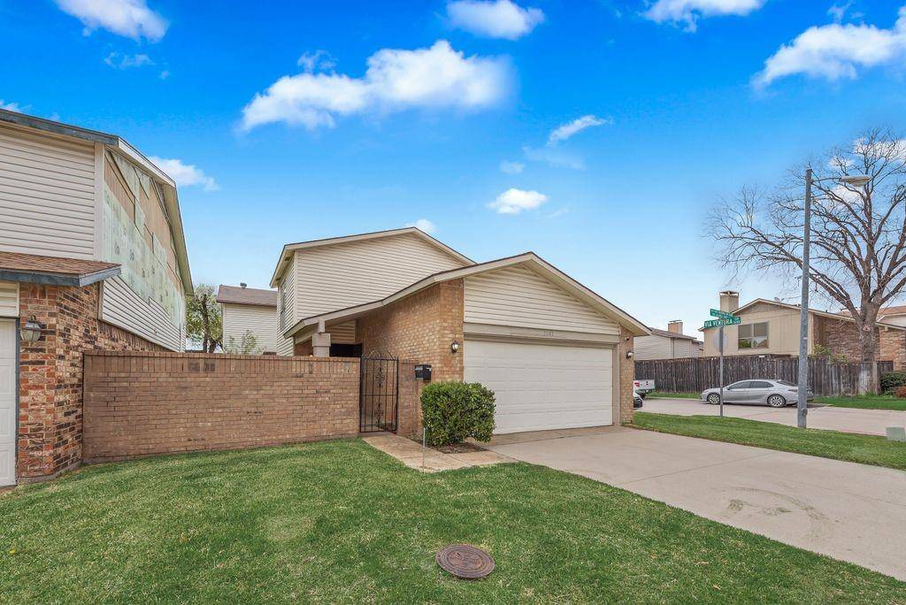 2643 Via Ventura Circle, Carrollton, TX 75006