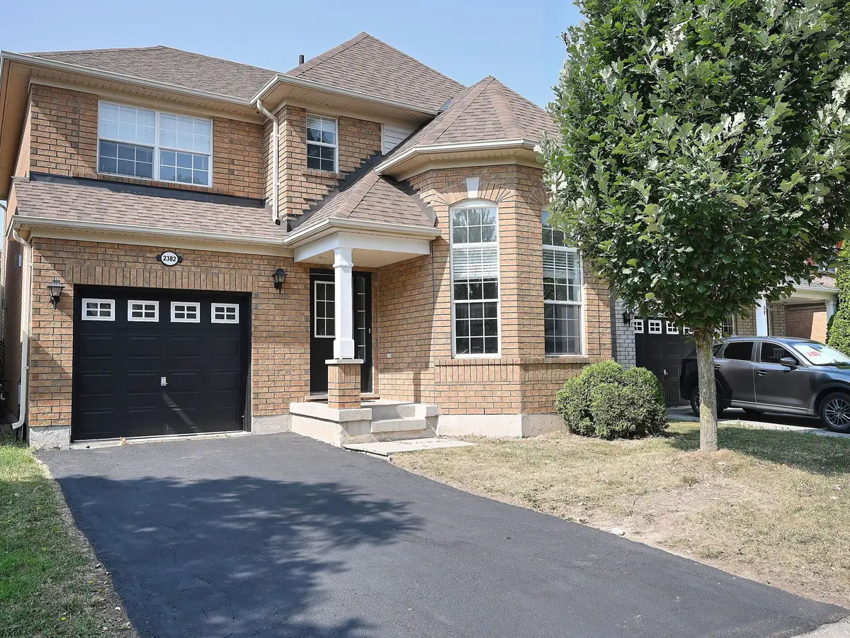 2382 Falkland CRES, Oakville, ON L6M 4Y1