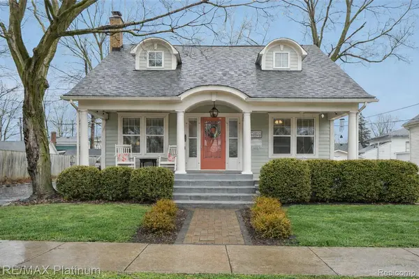 409 S Walnut ST, Howell, MI 48843