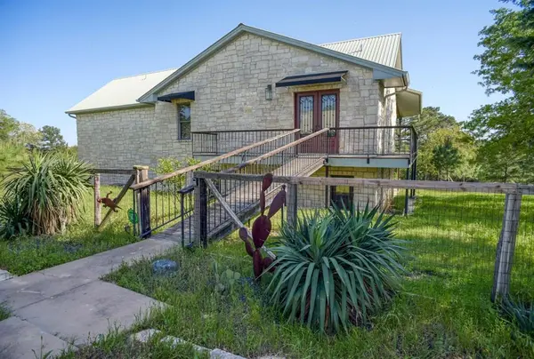 490 John Craft Road, Red Rock, TX 78662