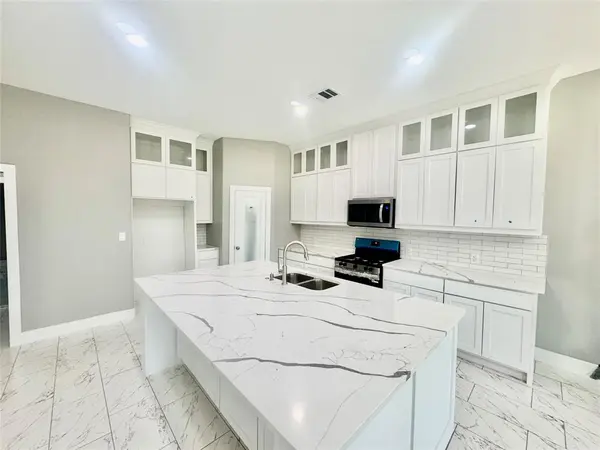 504 Paradise Street, Fort Worth, TX 76111