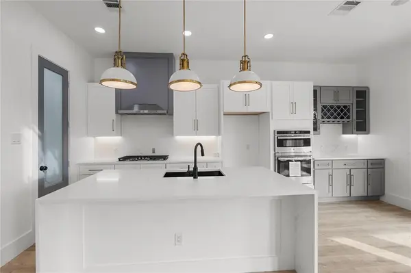 114 Willow Lane, Roanoke, TX 76262