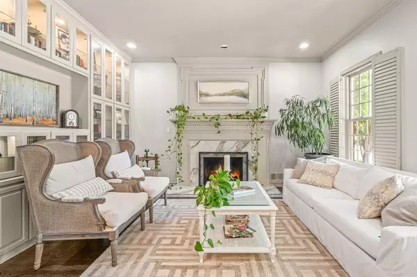 Fort Worth, TX 76109,3713 Black Canyon Road