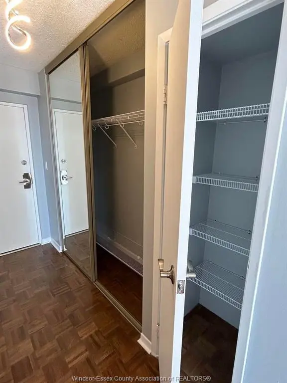 380 PELISSIER Street #1805, Windsor, ON N9A 6V7