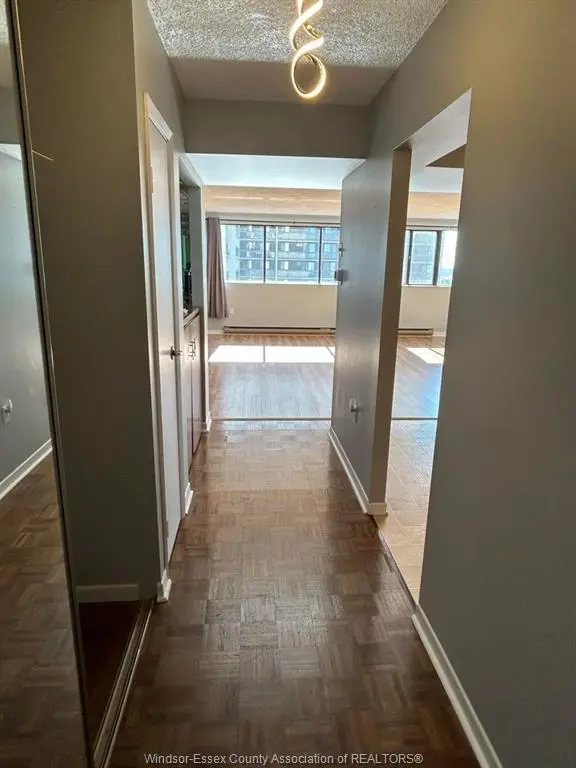 380 PELISSIER Street #1805, Windsor, ON N9A 6V7