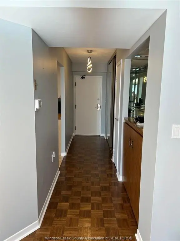 380 PELISSIER Street #1805, Windsor, ON N9A 6V7