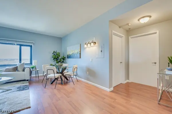 1 Carriage City Plz #1215, Rahway City, NJ 07065