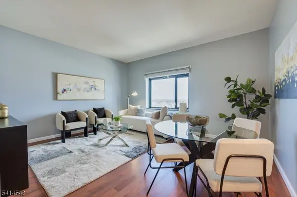 1 Carriage City Plz #1215, Rahway City, NJ 07065