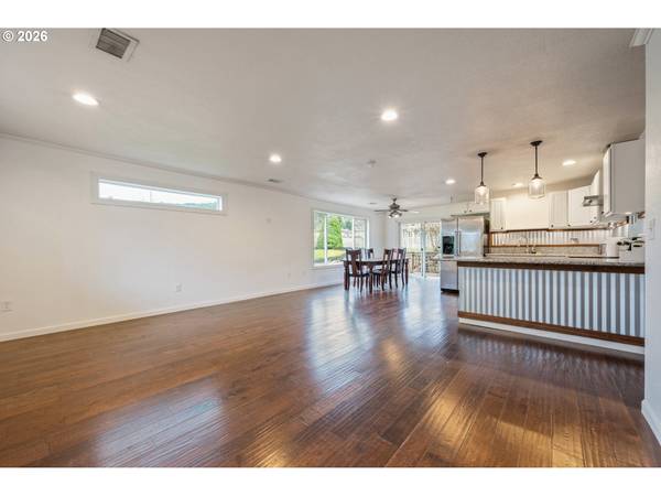 246 S 70TH ST, Springfield, OR 97478